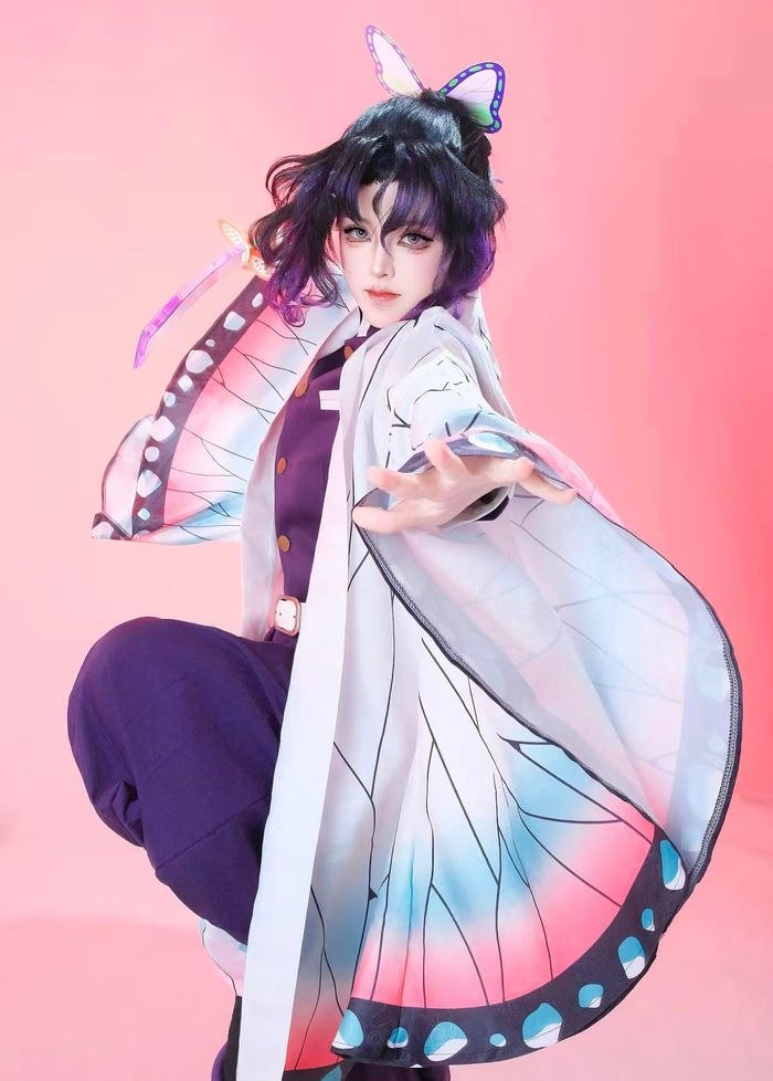 Ảnh Shinobu cosplay xuất hiện với phong cách trang nhã