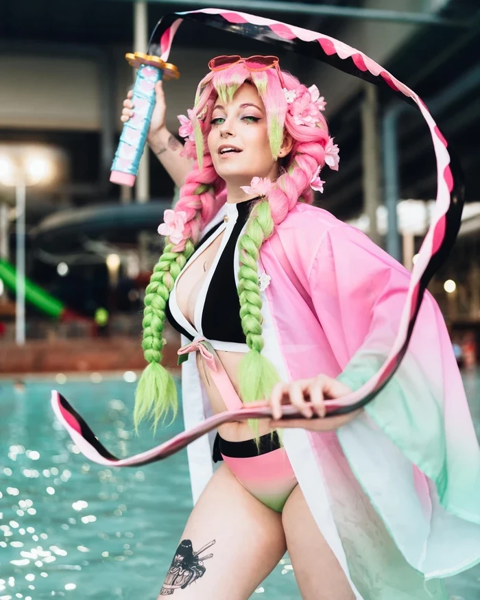 Ảnh cosplay Mitsuri xinh đẹp ngọt ngào