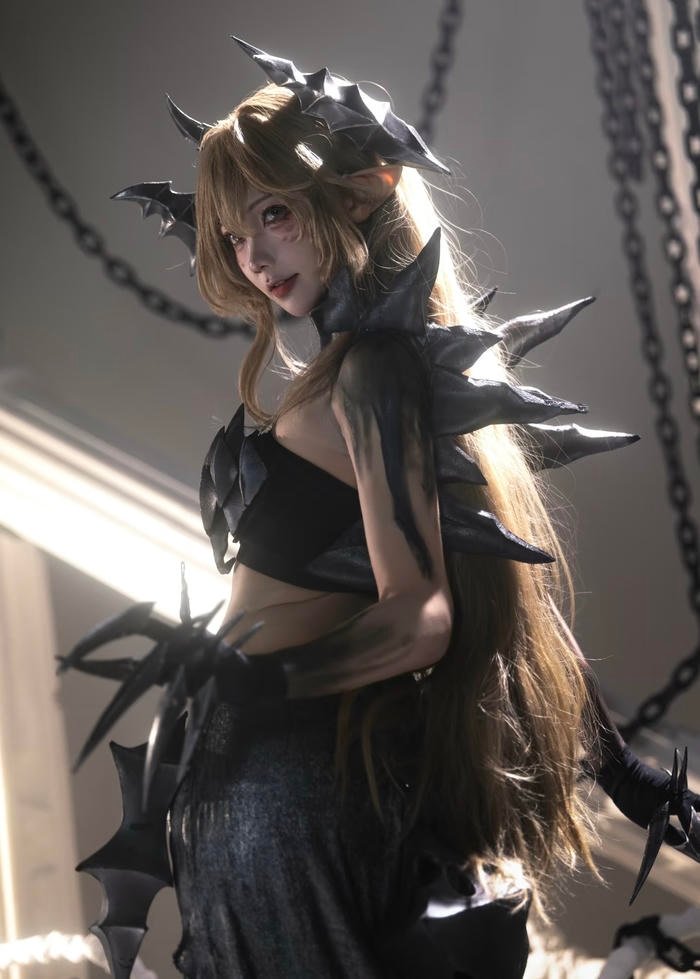 Ảnh cosplay anime nữ kết hợp nét duyên và sự chững chạc