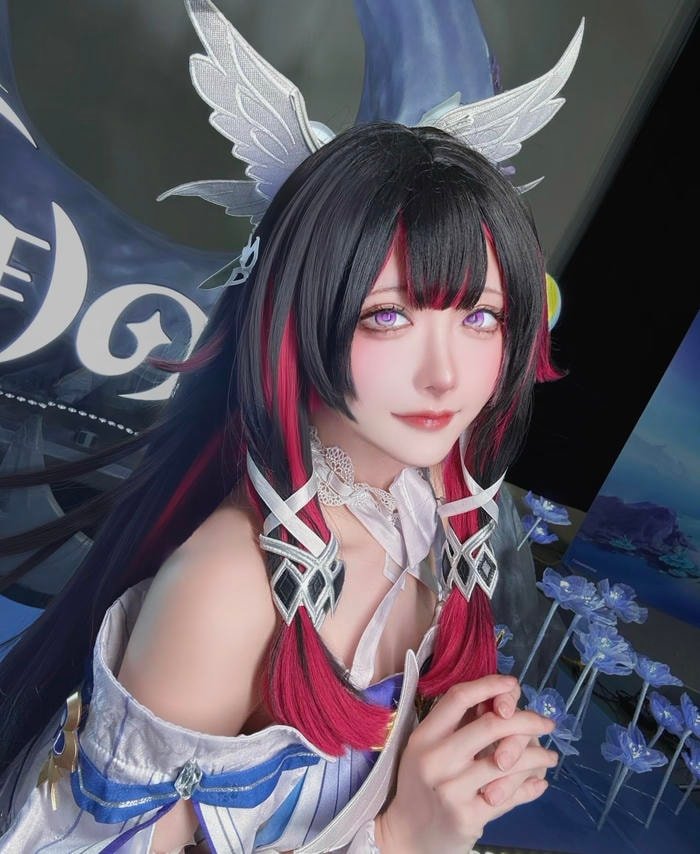Ảnh cosplay anime nữ với phong cách trang nhã nổi bật