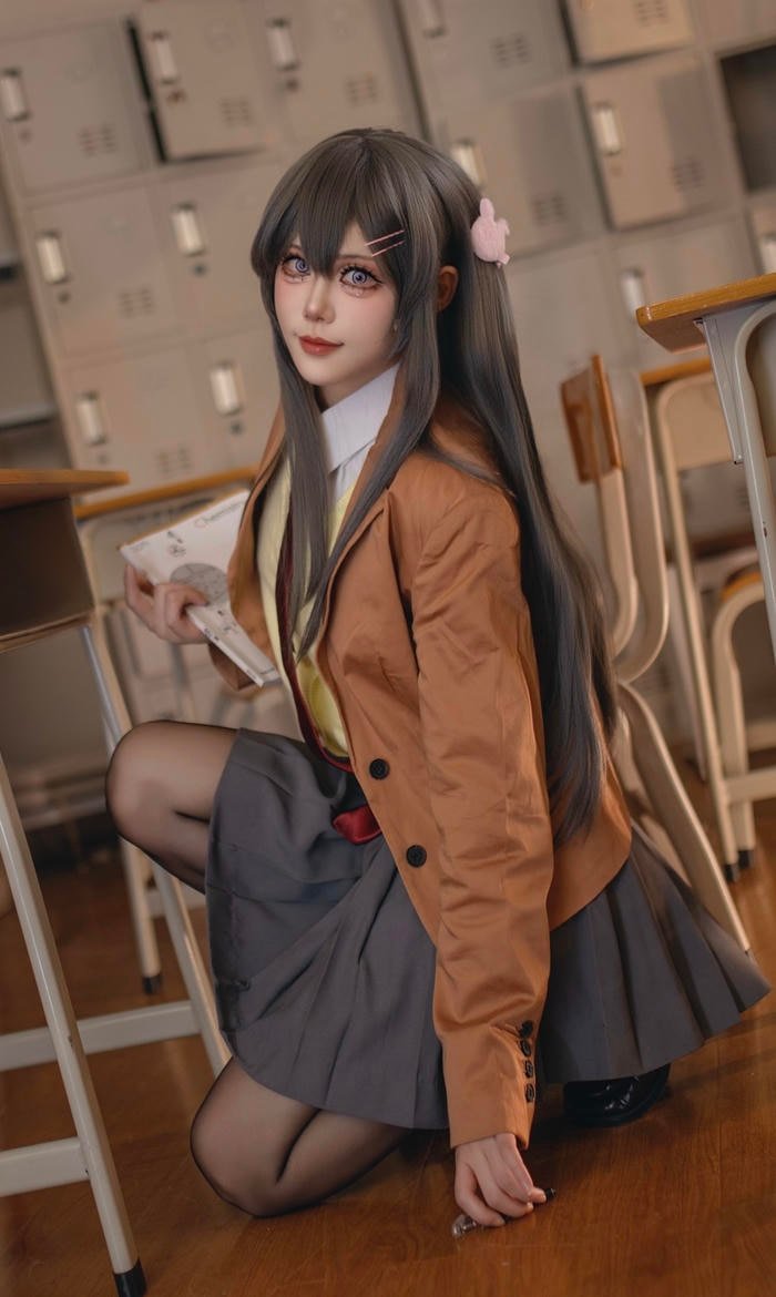 Ảnh cosplay học sinh ghi lại hình ảnh trẻ trung gần gũi