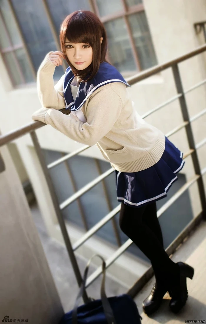 Ảnh cosplay học sinh trong trẻo nổi bật