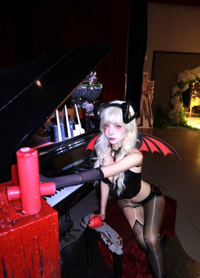 Bức ảnh gái xinh cosplay mang vẻ đẹp hiện đại rất dễ nhìn