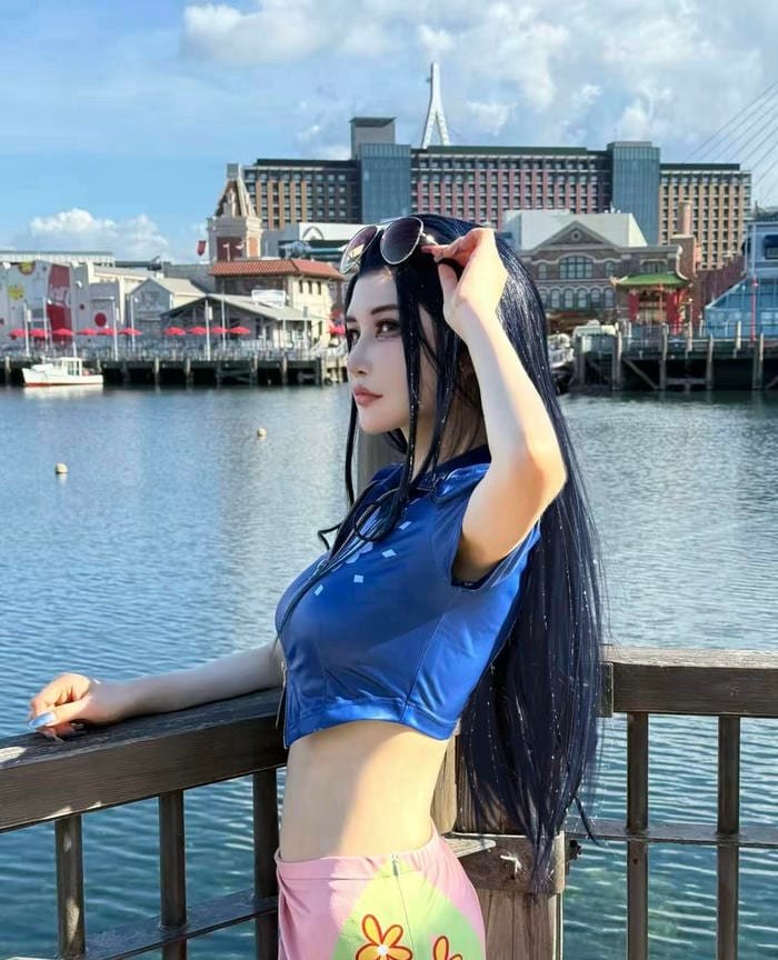 Bức hình cosplay Robin cho thấy vẻ đẹp tự tin áp đảo