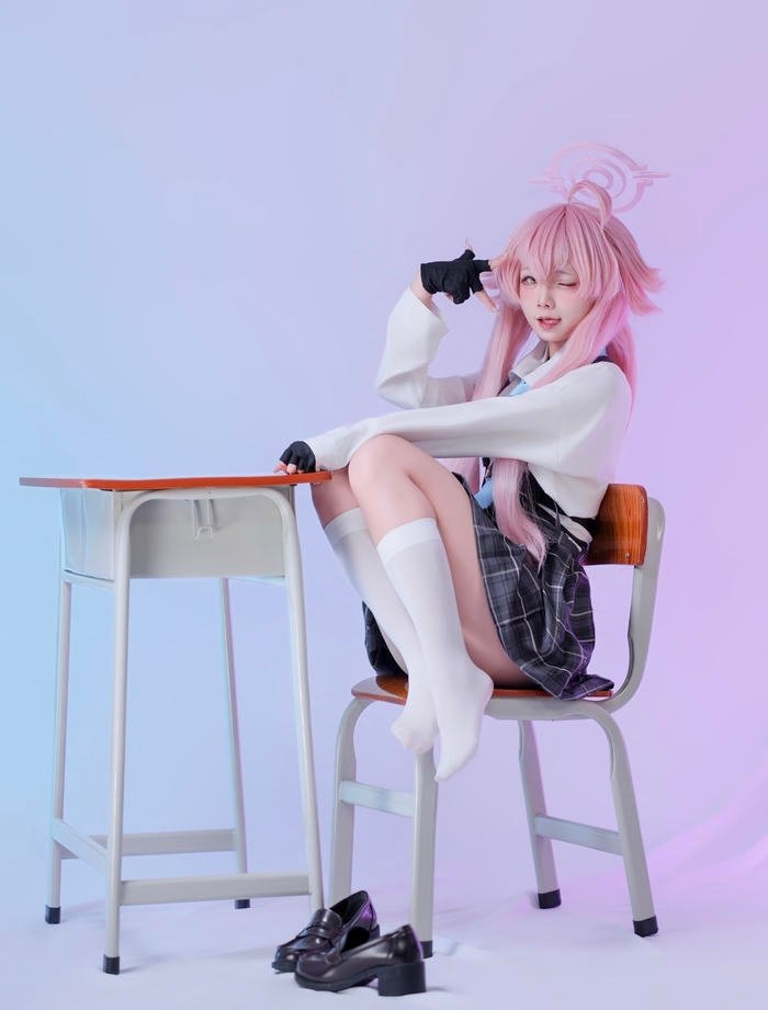 Bức hình cosplay học sinh làm nổi bật diện mạo trong sáng
