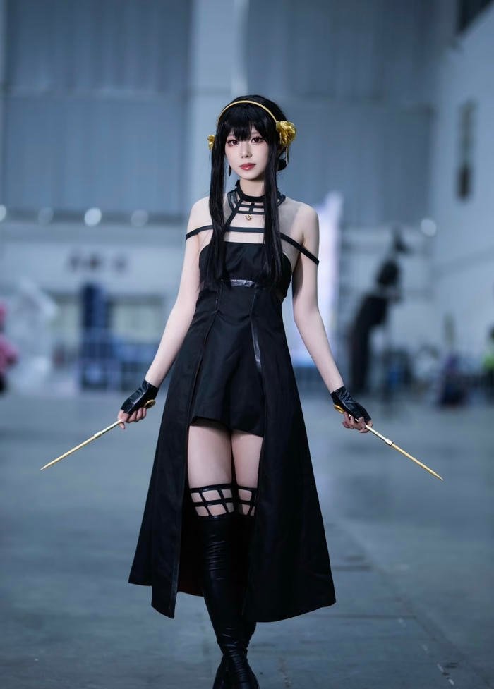 Bức hình yor forger cosplay giữ lại ánh nhìn rất lâu