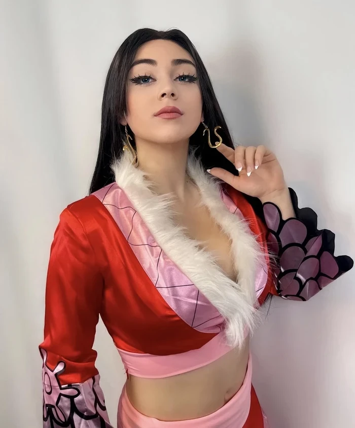 Cosplay Boa Hancock lộng lẫy sang trọng
