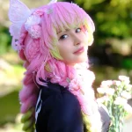 Hình Mitsuri cosplay thanh thoát gợi cảm