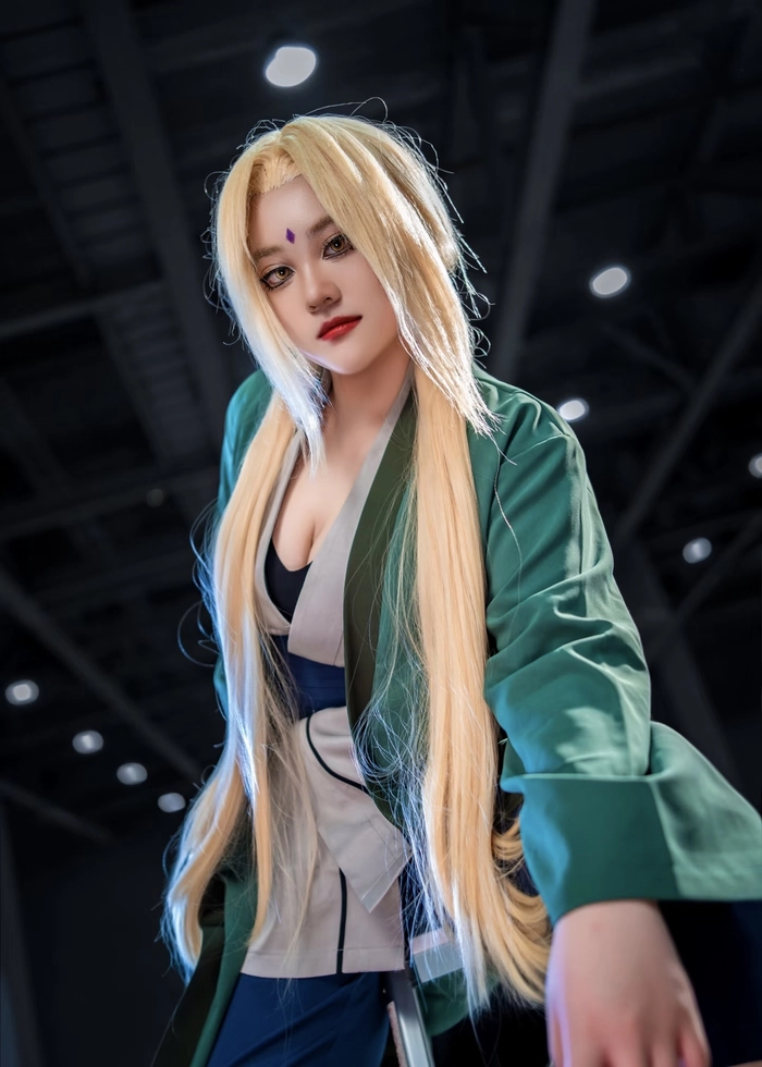 Hình ảnh Tsunade cosplay mang thần thái đầy quyền lực