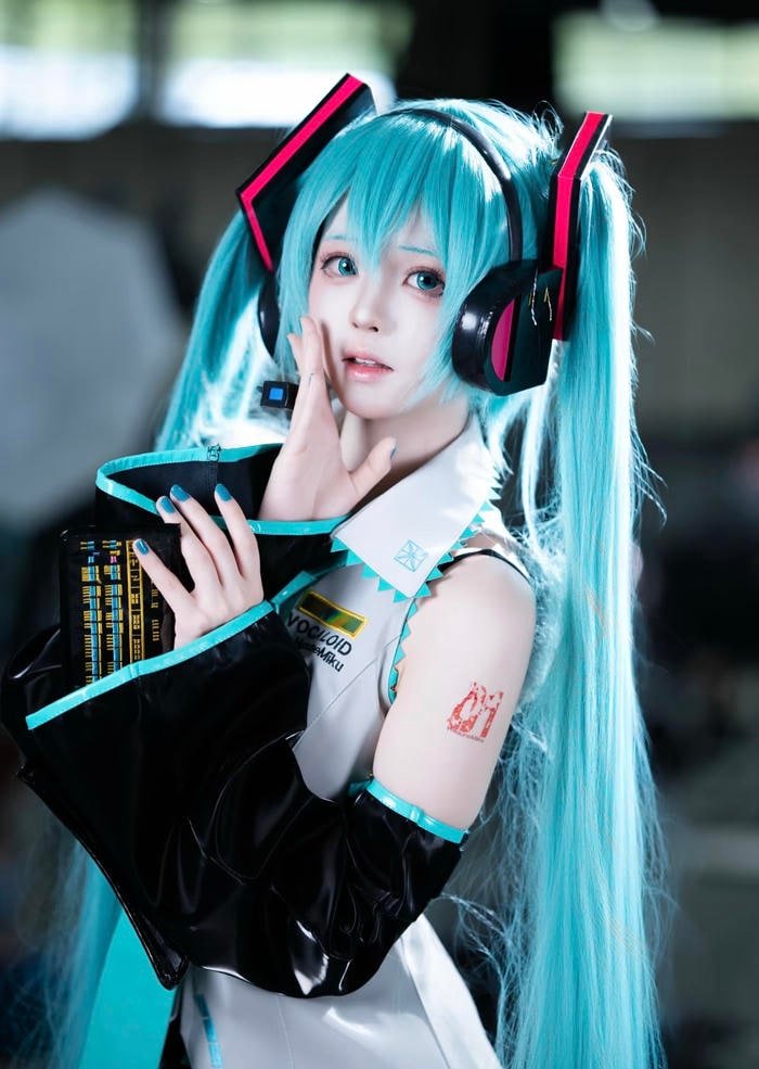 Hình ảnh cosplay Miku khoe dáng đứng gọn gàng hài hòa