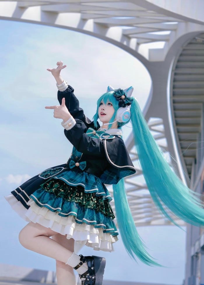 Hình ảnh cosplay Miku mang vẻ ngoài năng động