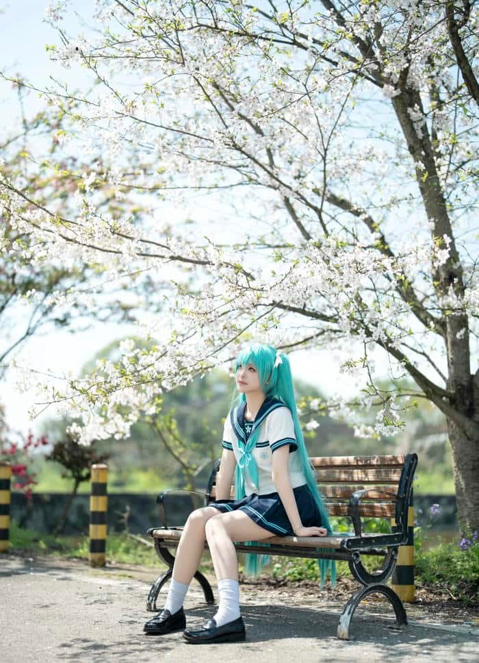 Hình ảnh cosplay học sinh mang lại cảm giác nhẹ nhàng