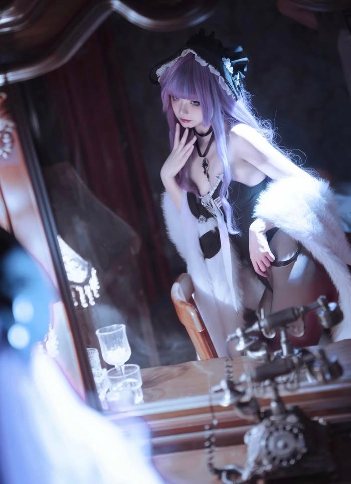 Hình ảnh gái xinh cosplay cho thấy diện mạo cân đối hài hòa