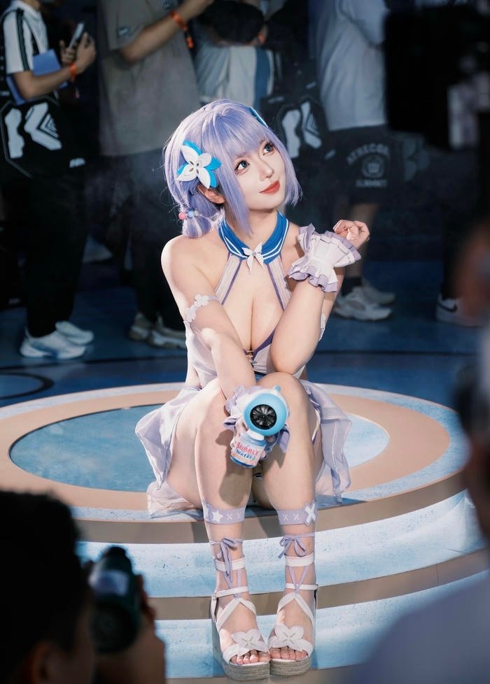 Hình ảnh gái xinh cosplay nhân vật anime làm nổi bật diện mạo