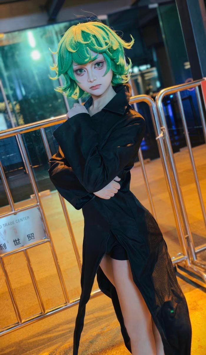 Hình ảnh tatsumaki cosplay cho thấy tóc xanh lá cực kỳ nổi
