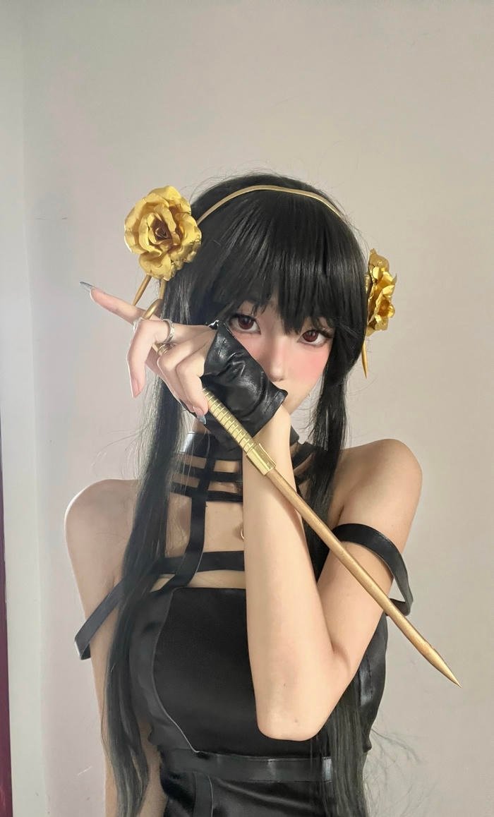 Hình ảnh yor forger cosplay tạo ấn tượng sâu với vẻ cuốn hút