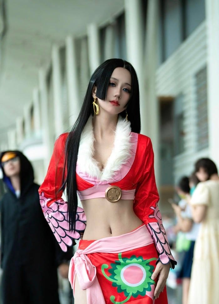 Hình boa hancock cosplay mang lại cảm nhận nóng rực