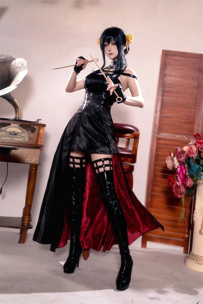 Hình cosplay Yor Forger sexy cuốn hút nổi bật