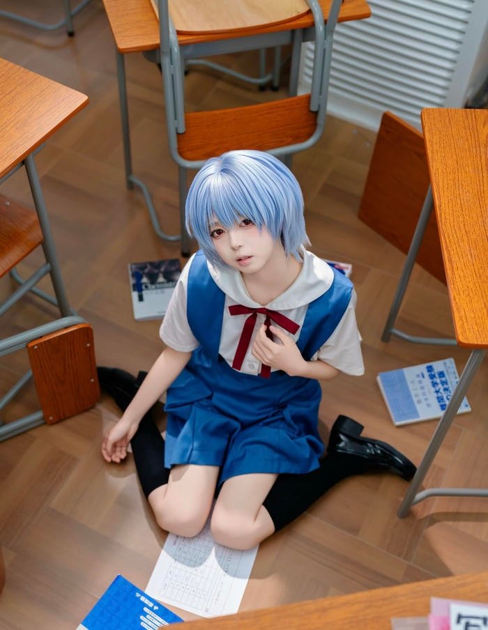 Hình cosplay học sinh mang cảm giác đời thường rất dễ mến