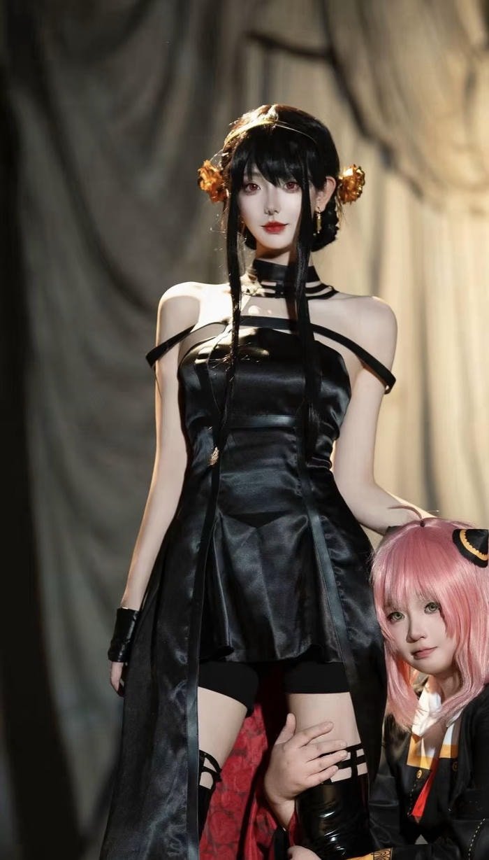 ảnh Yor Forger cosplay anime