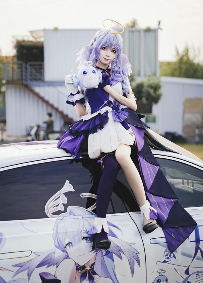 ảnh cosplay anime tóc màu