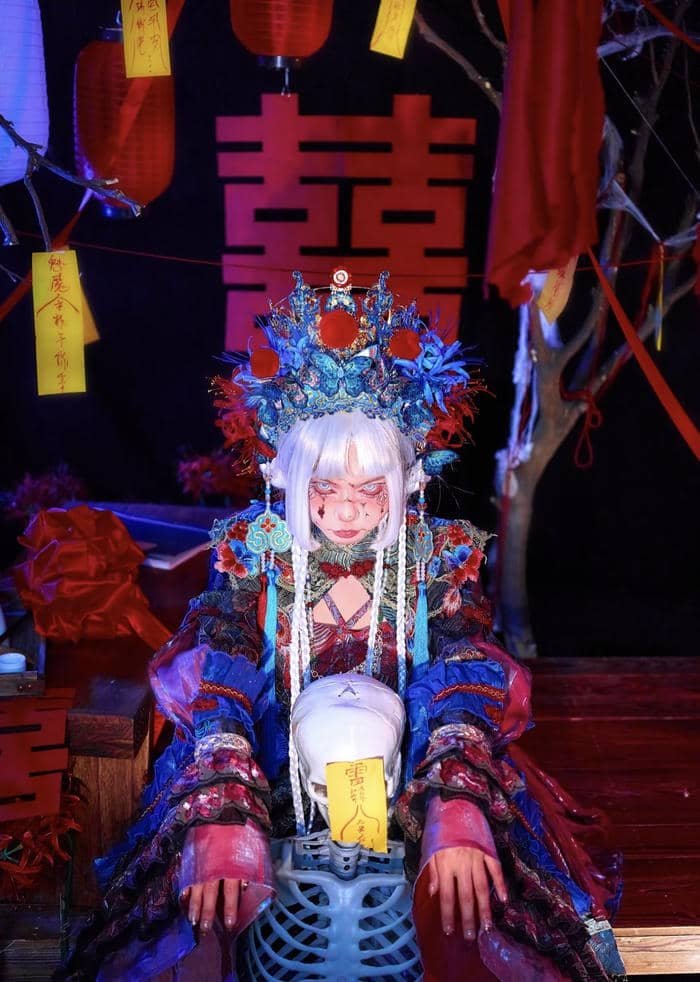 ảnh cosplay halloween phong cách ma quái