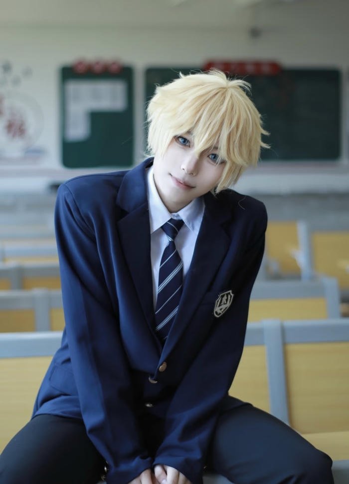 ảnh cosplay học sinh tinh nghịch