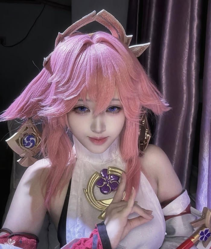 ảnh yae miko đỏ hồng