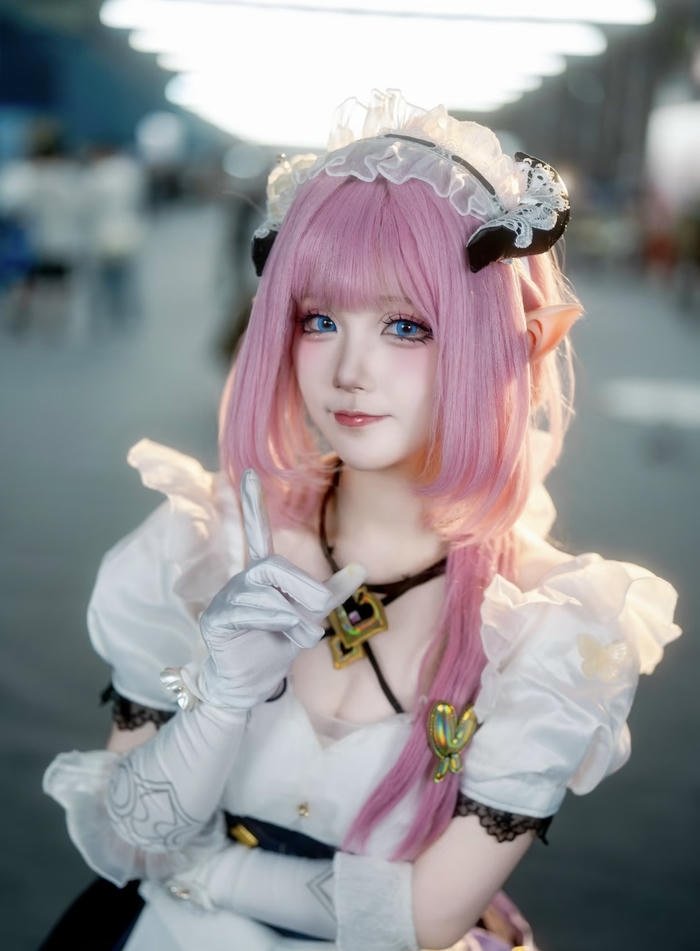 bức ảnh gái xinh cosplay nhân vật anime thu hút