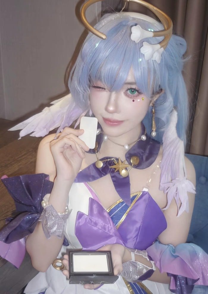 các ảnh cosplay Robin chân thật