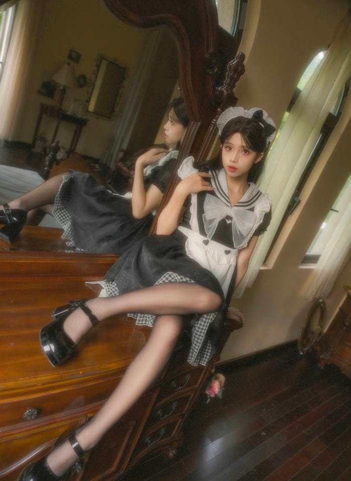 cosplay girl hầu gái