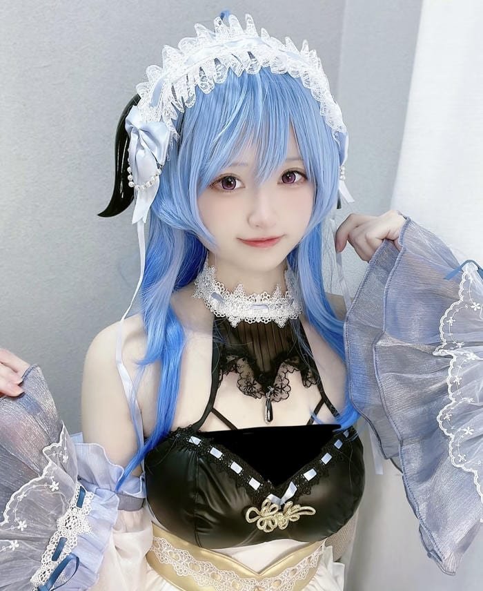 cosplay maid phong cách tươi tắn