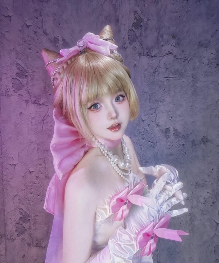 cosplay mèo đuôi dài