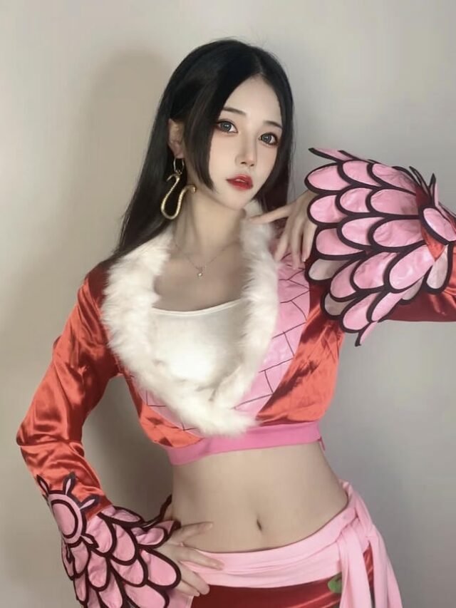 Album 150+ ảnh Boa Hancock cosplay đỉnh cao, thần thái kiêu sa
