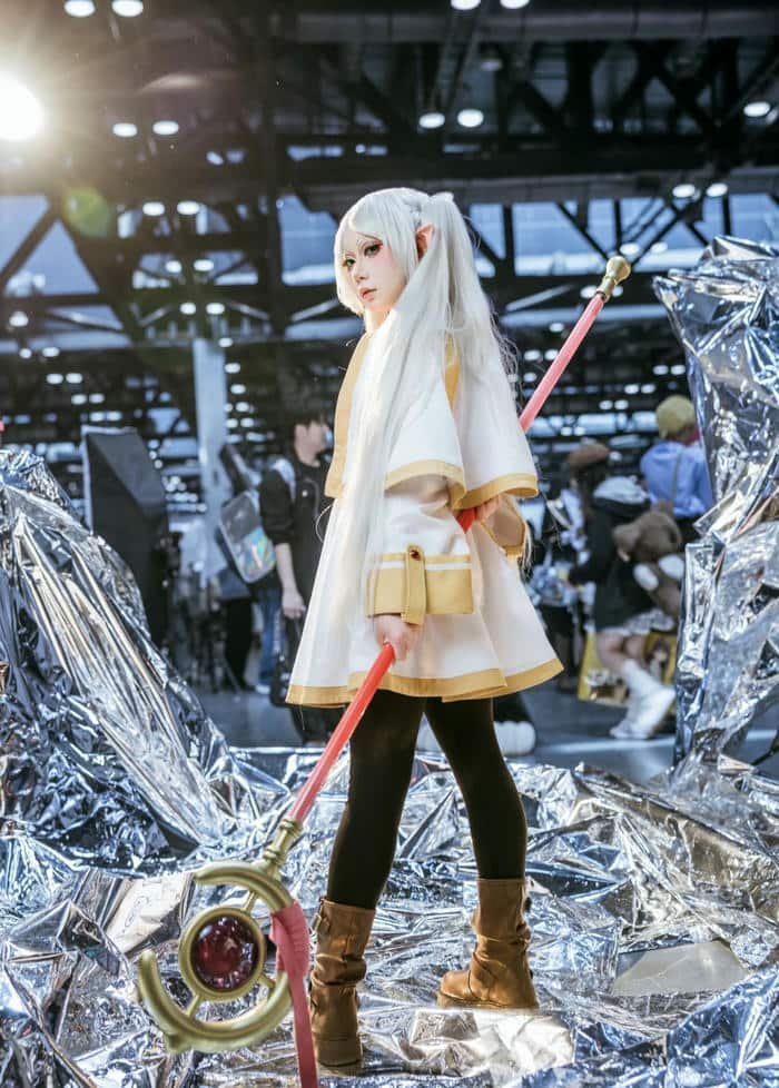 hình cosplay frieren lạnh lùng