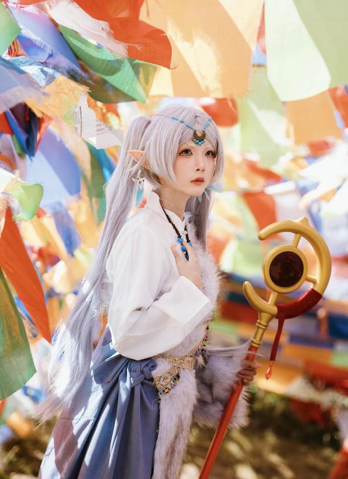 hình cosplay frieren tinh tế