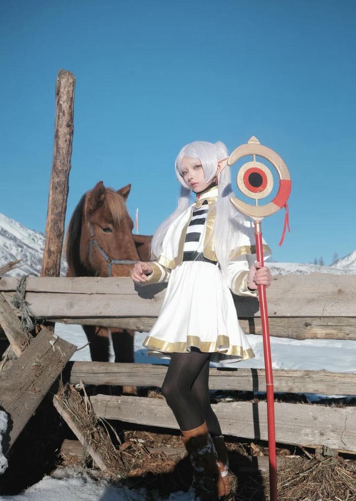 hình frieren cosplay dịu dàng