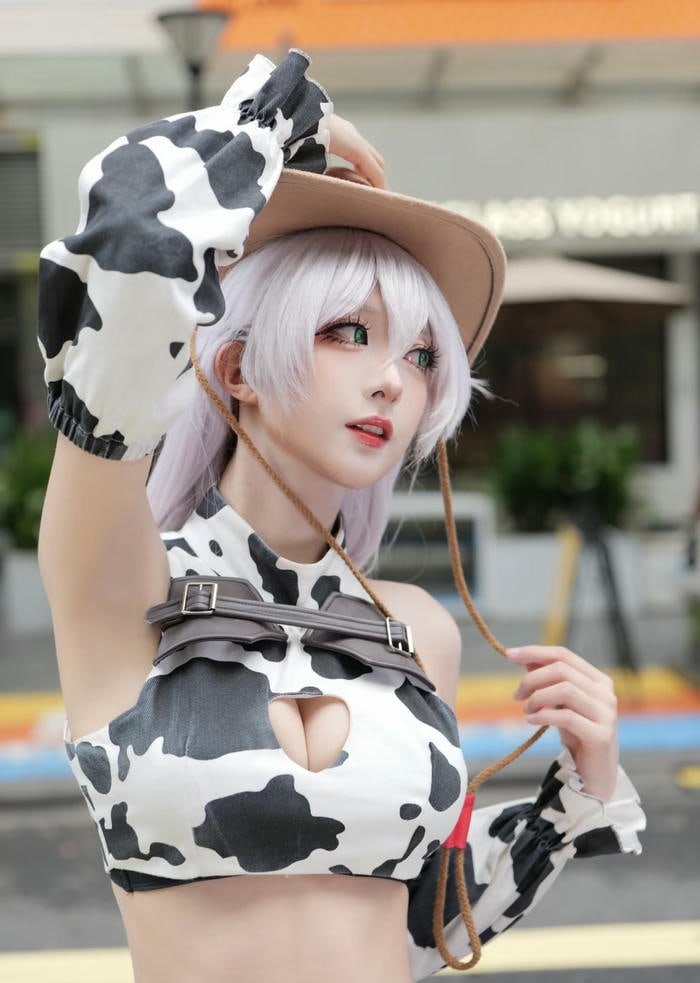 hóa thân cow girl hiện đại
