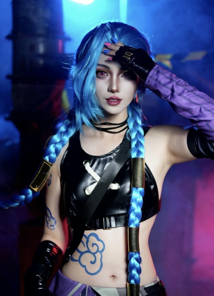 hóa thân nhân vật lq