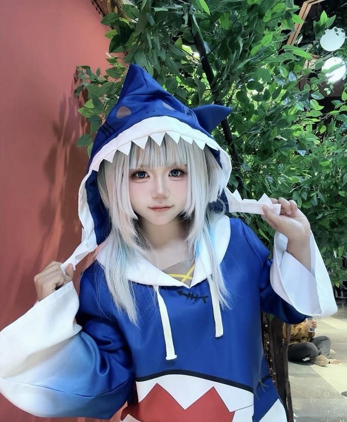 minimal vibe gura cosplay