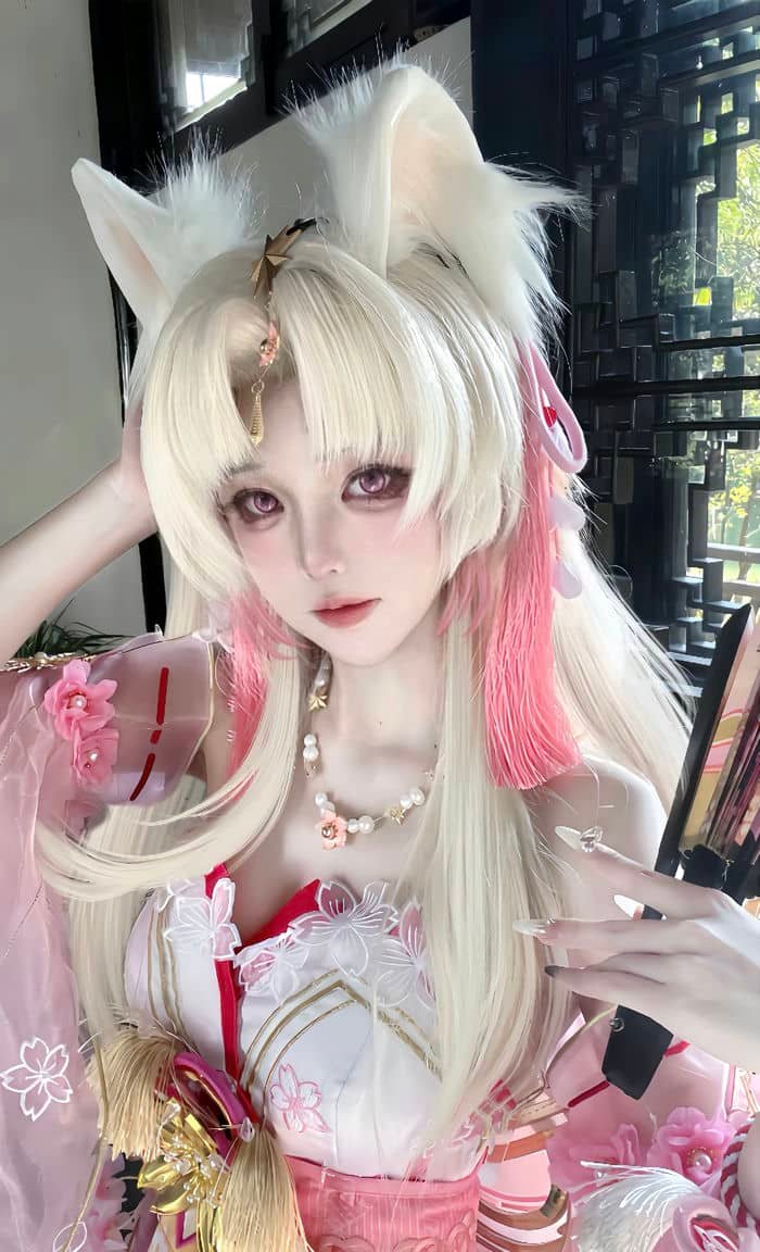 những ảnh cosplay Mitsuri tóc hồng xanh