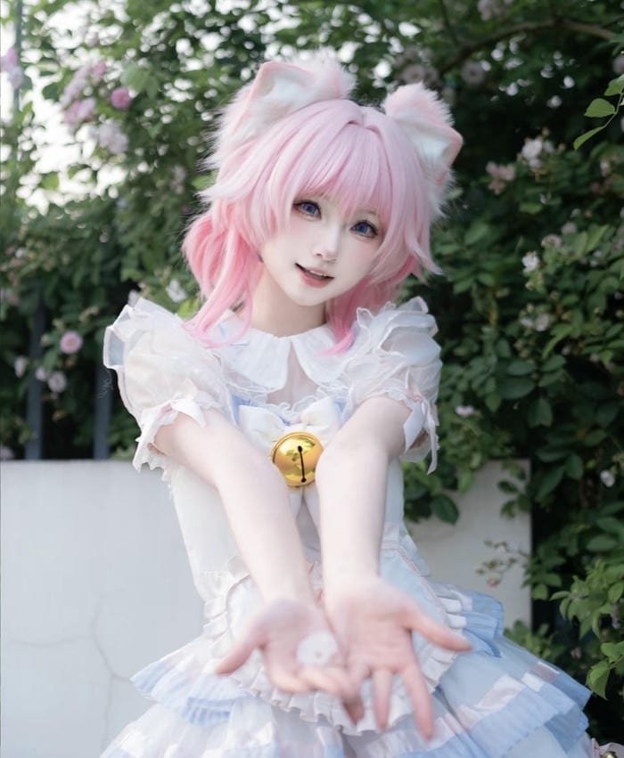 tạo hình cosplay mèo ngầu