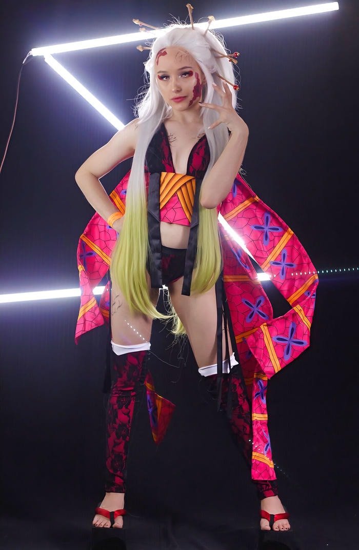 Ảnh cosplay daki tạo dáng chính diện