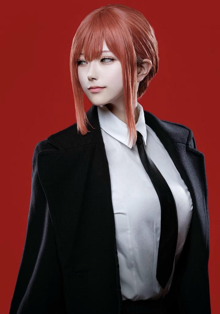 Ảnh makima cosplay để 2 mái