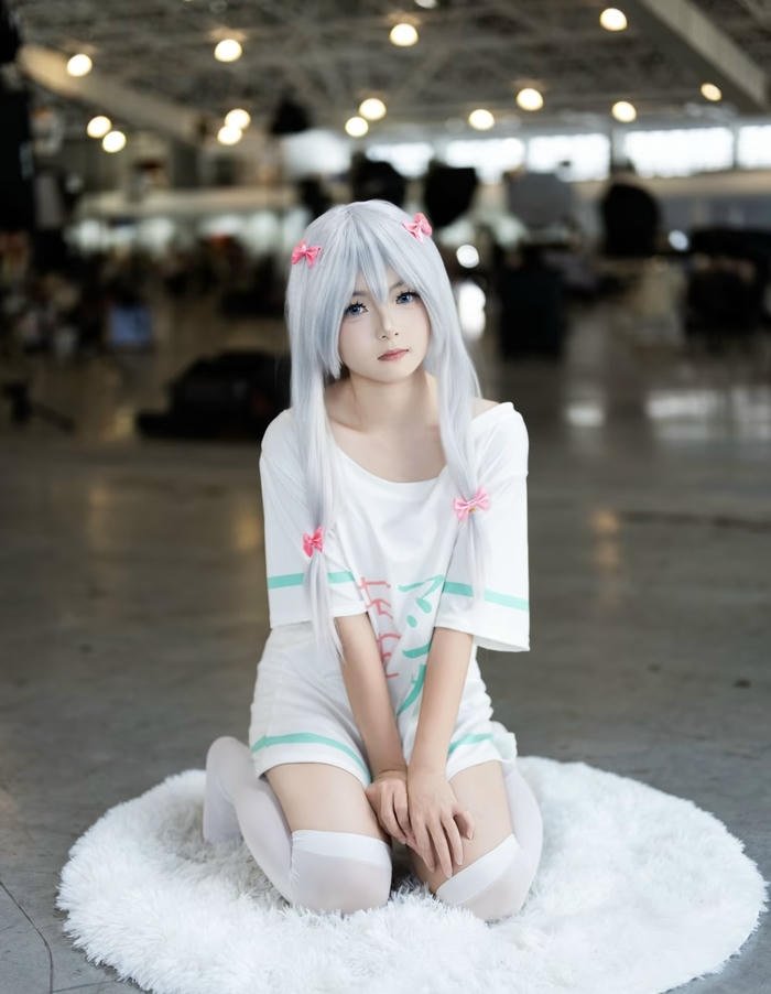 Ảnh sagiri cosplay kẹp nơ nổi