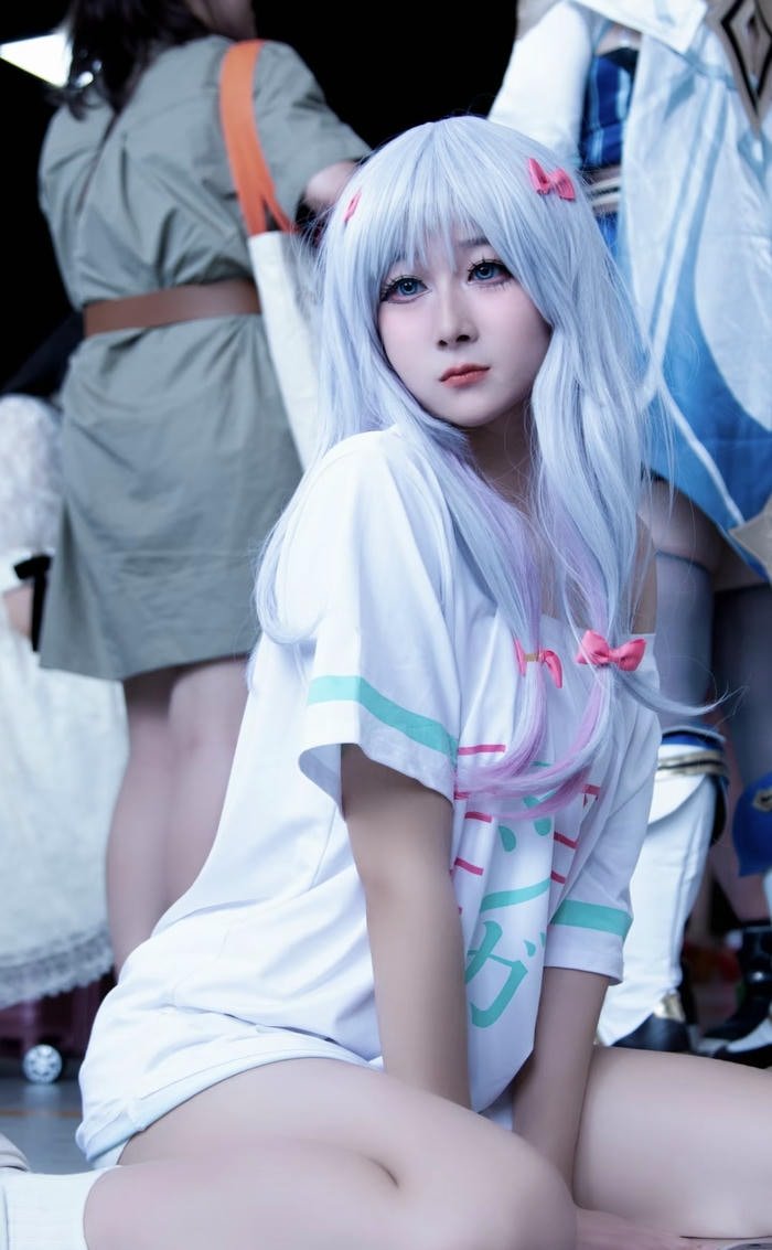 Ảnh sagiri cosplay mái tóc óng