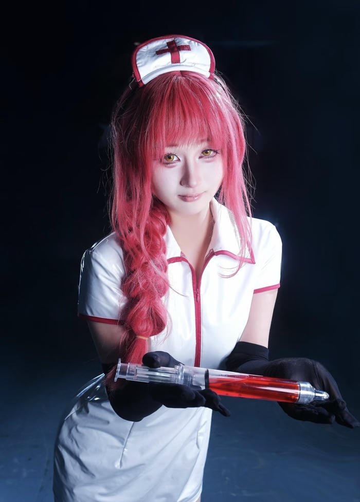 Bức ảnh makima cosplay trang phục y tájpg