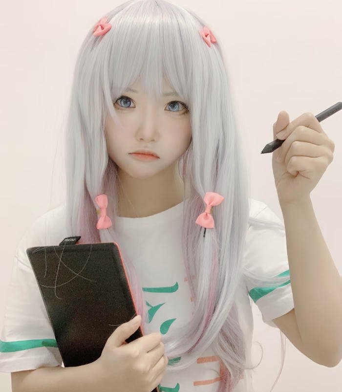Bức ảnh sagiri cosplay mặt cáu