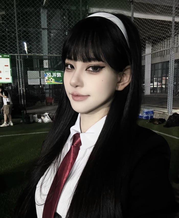 Bức hình cosplay nữ sinh biểu cảm thân thiện