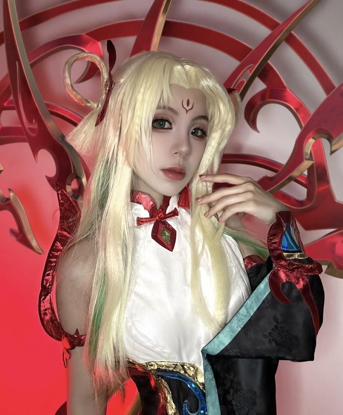 Hình ảnh irelia cosplay tóc vàng